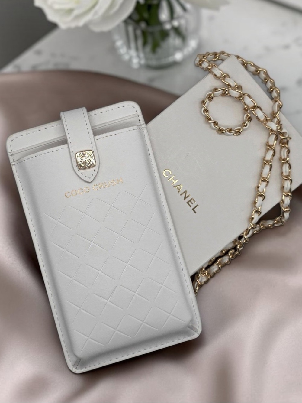 CHANEL COCO CRUSH SMARTPHONE HOLDER Crossbody in white - NEW